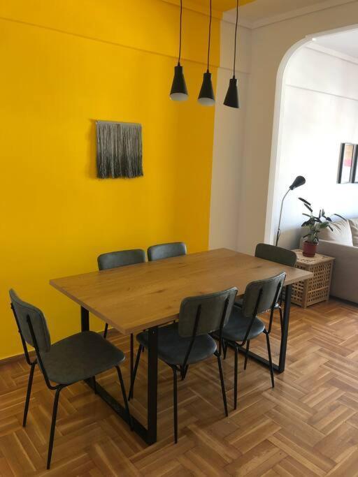 2 Mon-Keys Apartment เทสซาโลนิกิ ภายนอก รูปภาพ