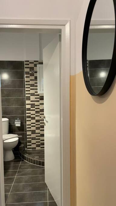 2 Mon-Keys Apartment เทสซาโลนิกิ ภายนอก รูปภาพ
