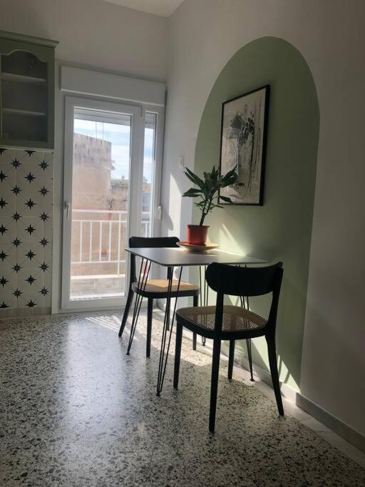 2 Mon-Keys Apartment เทสซาโลนิกิ ภายนอก รูปภาพ